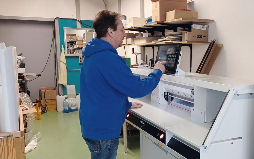 Printec_Chef_legt_selbst_Hand_an_1300_breit_RGB-1
