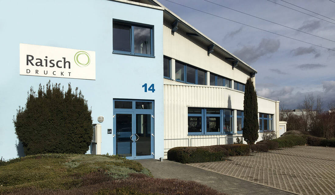 Die Druckerei Raisch aus Reutlingen hat den hydraulischen Stapelschneider IDEAL 5560 im Einsatz. Ziel dieser Investition war es, zusätzliche Schneidekapazitäten zu schaffen – verbunden mit mehr Flexibilität und Wirtschaftlichkeit bei kleineren Schneideaufträgen. 